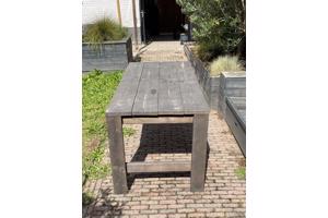 Houten tuintafel