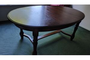 Ovalen houten eettafel voor ca 6 pers