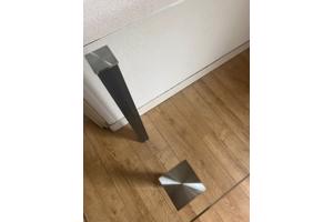 Console van staal en glas