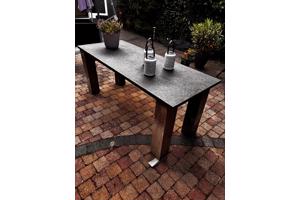 Zware tuintafel met leistenen blad