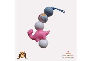 nr 10 noekies naam speenkoord dino langnek roze bloemetjes