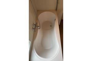 Bad met douchegedeelte