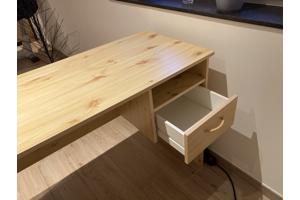 Klein bureau met schuif - ideaal als instap