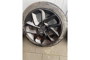 Lynk en co Volvo XC40 LM Zwart zomerbanden set 235/45/20