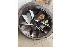 Lynk en co Volvo XC40 LM Zwart zomerbanden set 235/45/20