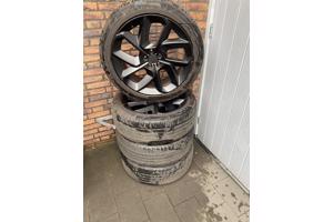 Lynk en co Volvo XC40 LM Zwart zomerbanden set 235/45/20