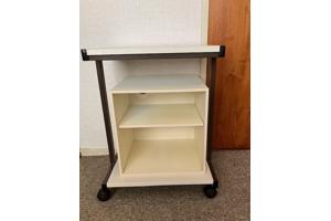 bijzettafeltje (verrijdbaar, wit)