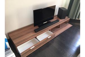 Tv-meubel van hout