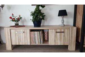 TV Lage kast in goede staat.