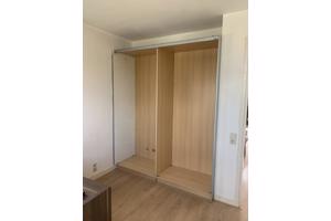 Kast met schuifdeuren