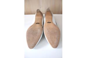 Elegante gebroken wit / blauwe leren pump merk Mexx