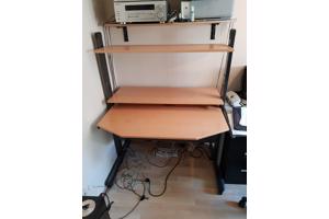 Buro Bureau computer meubel - compleet gratis af te halen