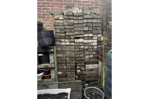 Grijze bakstenen – gratis af te halen (Oosterbeek)