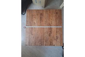 Houten tafel met 2 lade