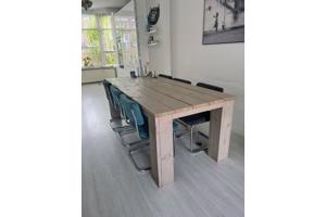 Eettafel en 6 stoelen