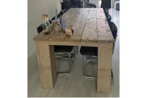 Eettafel en 6 stoelen