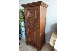 Kast - antiek, massief hout