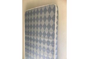 Nieuw 1 persoonsmatras met auping bedbodem