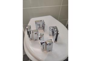 Inklapbare glazen douche/badwand
