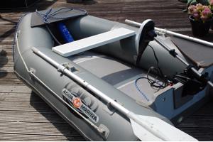 Aqua Marina BT 88850 met Out Wave electrisch motortje MF54