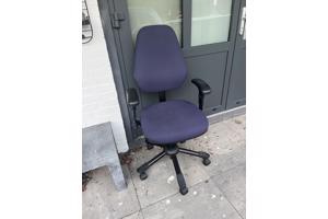 Nette kantoor bureaustoel burostoel volledig verstelbaar