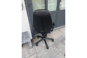 Nette kantoor bureaustoel burostoel volledig verstelbaar