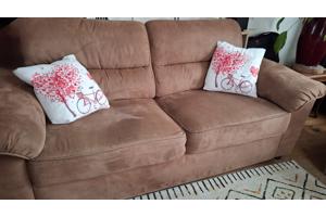 2 en 2.1/2 zits bank in goede staat.