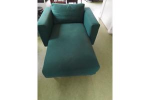 chaise longue  met nieuwe groene bekleding