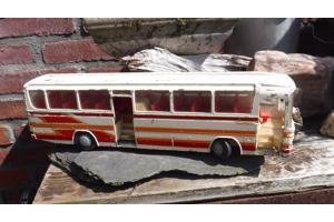 Mercedes 0303 reisbus van conrad H