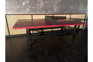 Zelf gebouwde tafeltennistafel
