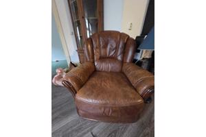 Weg te geven drie stoelen  in goede staat