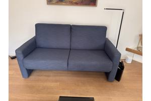 Blauwe stoffen 2 zits bank