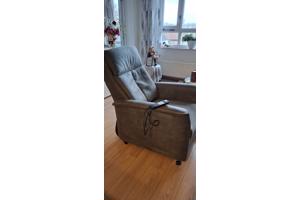 Sta-op stoel (Relaxfauteuil) HELEEN. 10 maanden gebruikt