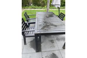 Tuintafel en 3 stoelen