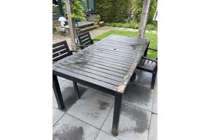 Tuintafel en 3 stoelen