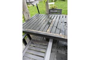 Tuintafel en 3 stoelen