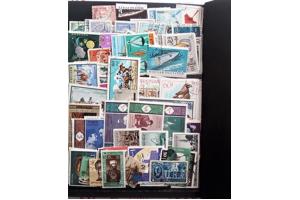 verschillende postzegels te koop