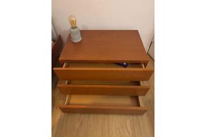 Mooi bed 160 breed bij 200 lang. Compleet met matras en topper