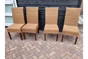 4 gratis Rotan keuken stoelen