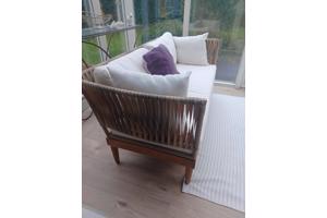 Een leuk 2 zits bankje.