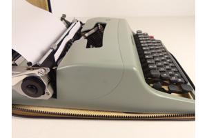 Olivetti - Lvrea Lettera 32 groen