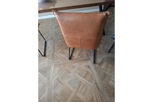 3 leren eetkamerstoelen