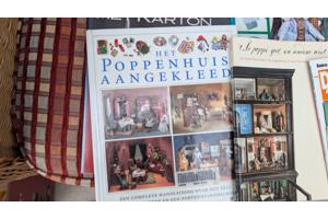 Boeken en tijdsschriften over poppenhuizen