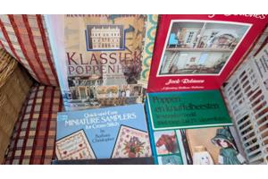 Boeken en tijdsschriften over poppenhuizen