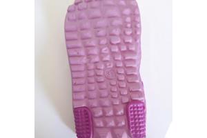 Crocs slipper schoen verticaal pink fuchsia met meisje 31