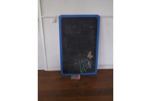 schoolbord + kleurkrijtjes