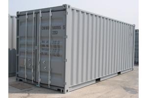 Gebruikte zeecontainers van 6 en 12 meter.