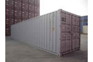 Gebruikte zeecontainers van 6 en 12 meter.