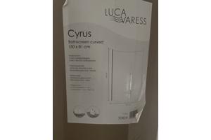 Nieuw hoekbad met bol badscherm, regendoucheset en badafvoer