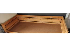 Eenpersoons grenen bed